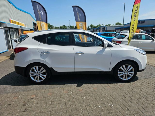 Hyundai Ix35 2011 2.0 Crdi Premium Suv 4Wd Euro White #4