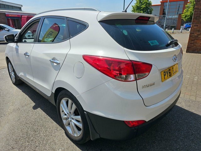 Hyundai Ix35 2011 2.0 Crdi Premium Suv 4Wd Euro White #3