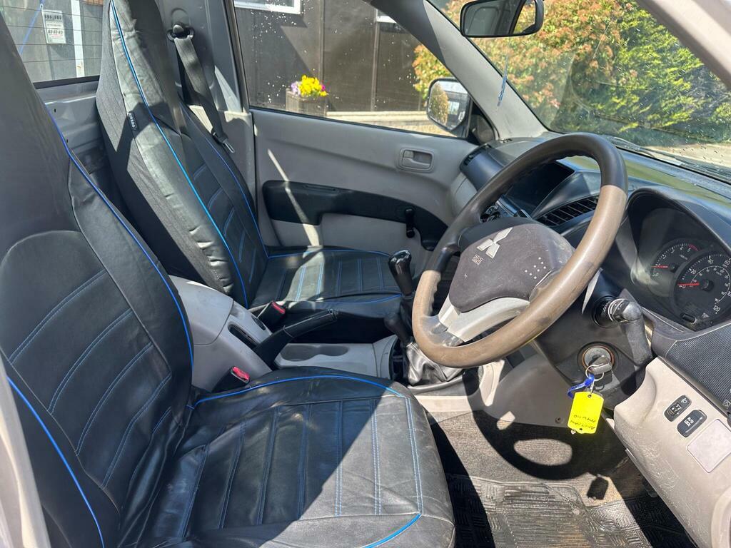 Mitsubishi L200 2.5 Di-d Trojan 2013 White #13