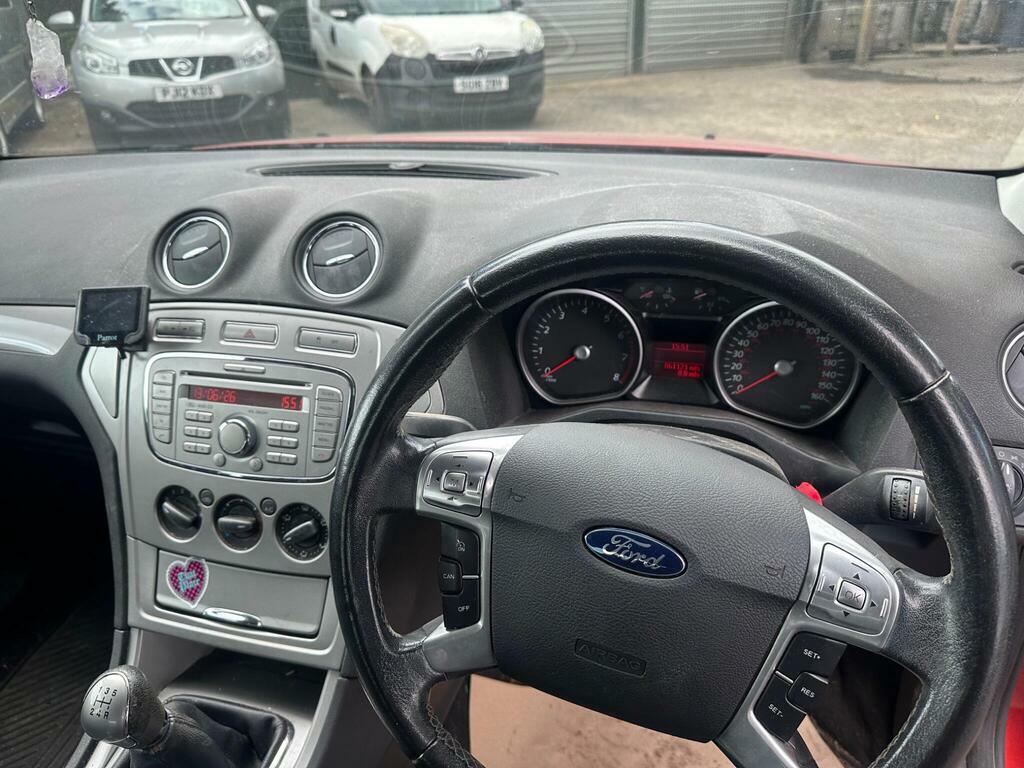 Ford Mondeo Silver #7