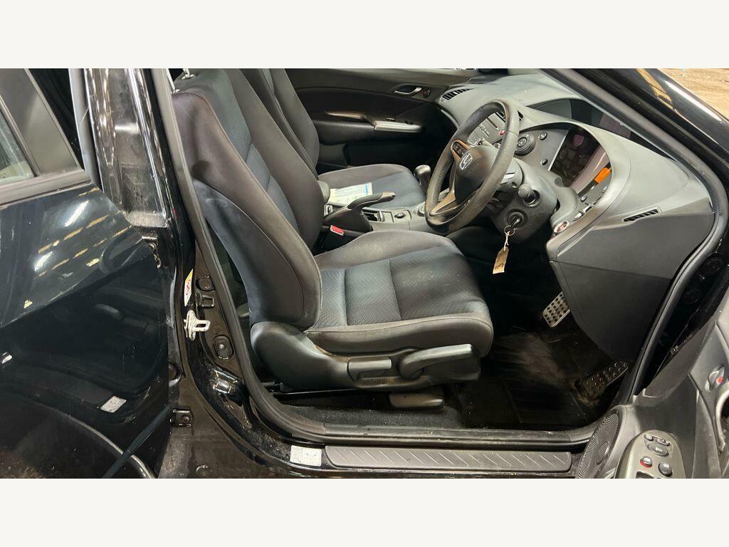 Honda Civic 1.8 I-vtec Es Black #2