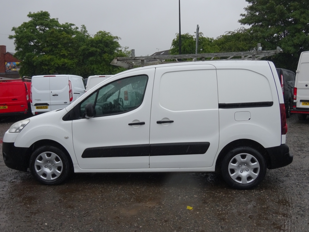 Peugeot Partner  White #7