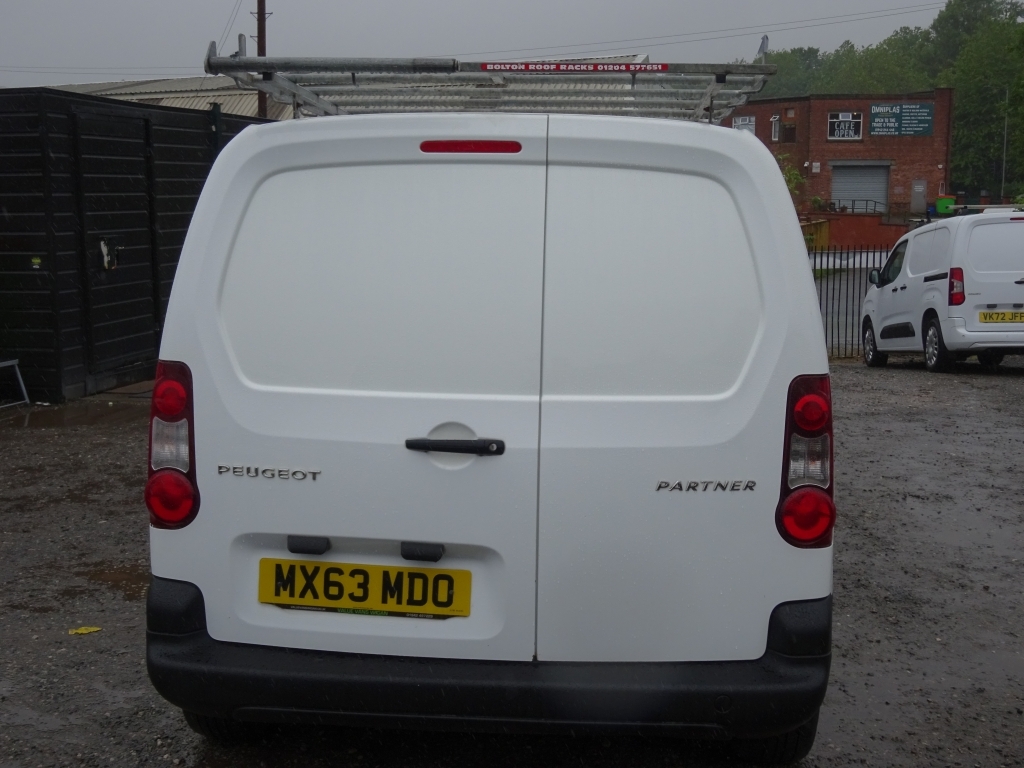 Peugeot Partner  White #14