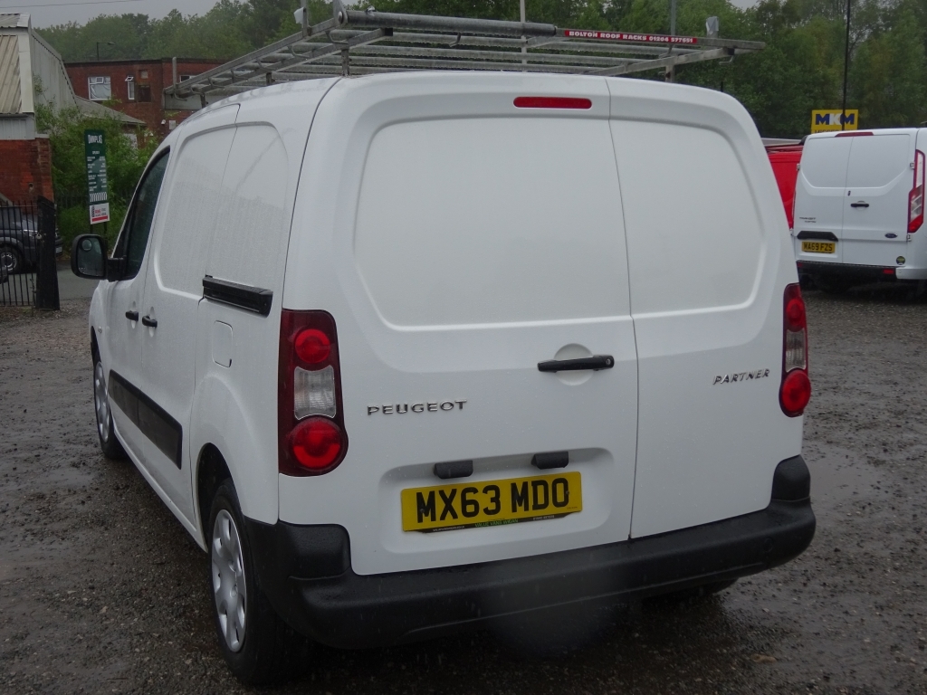 Peugeot Partner  White #15