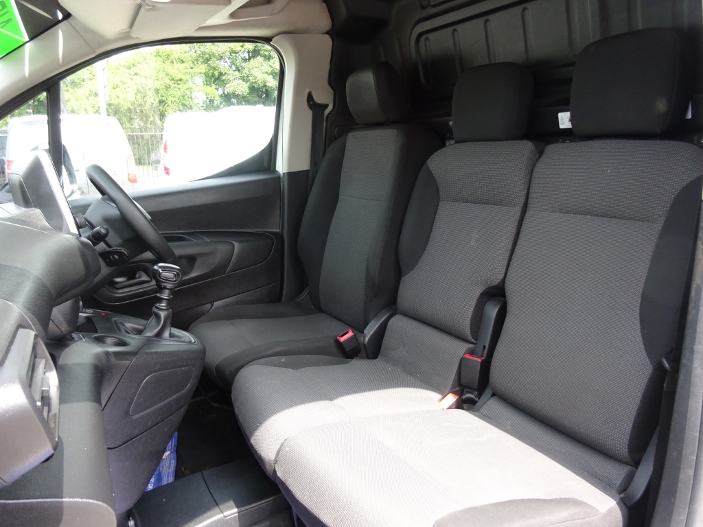 Peugeot Partner Mpv White #9