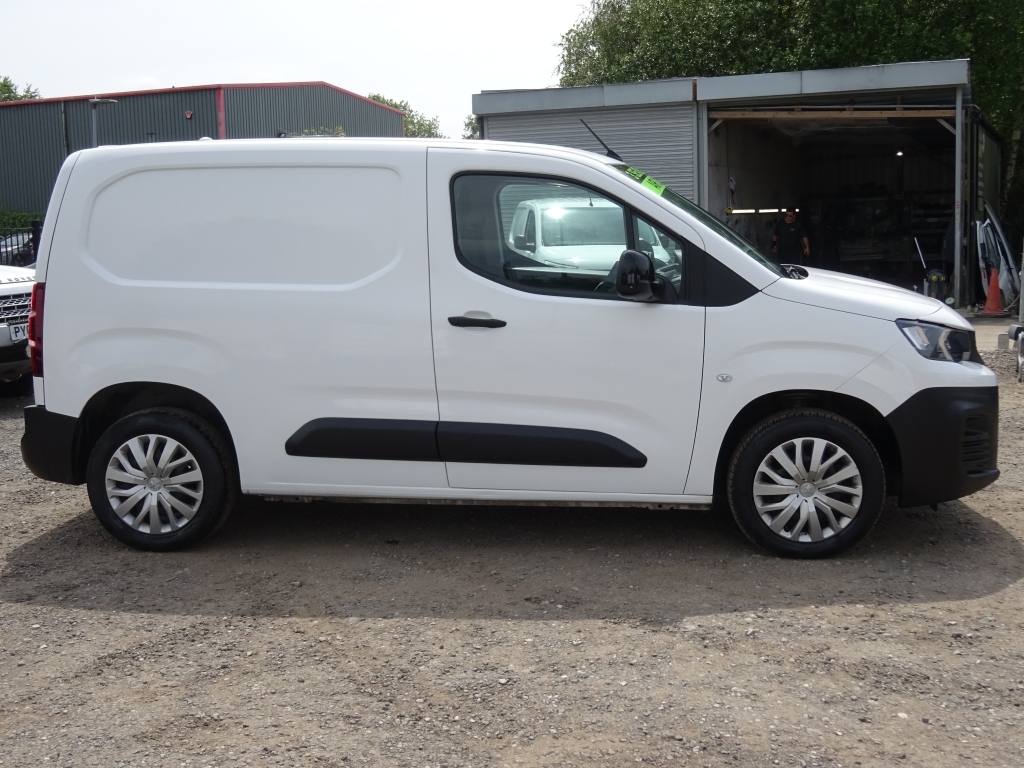 Peugeot Partner Mpv White #8