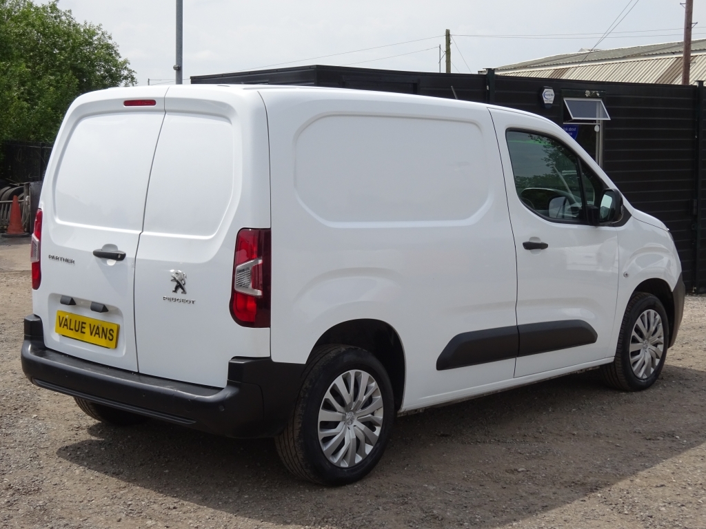 Peugeot Partner Mpv White #16