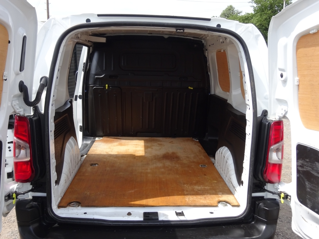 Peugeot Partner Mpv White #13