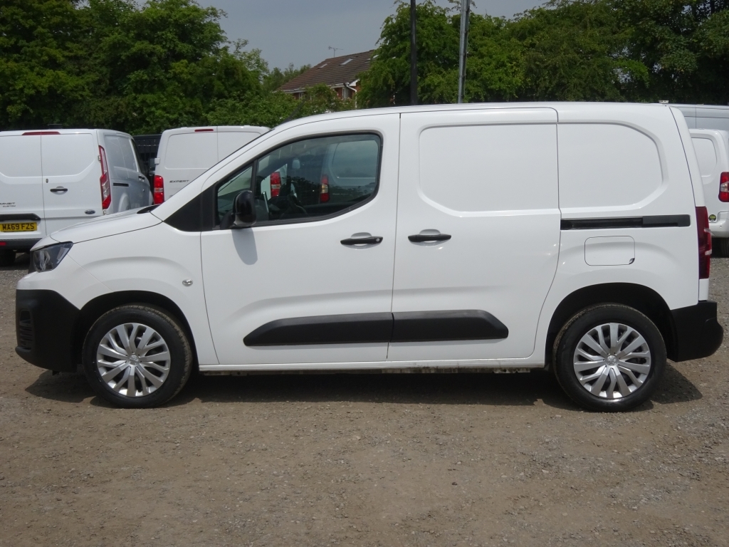 Peugeot Partner Mpv White #7