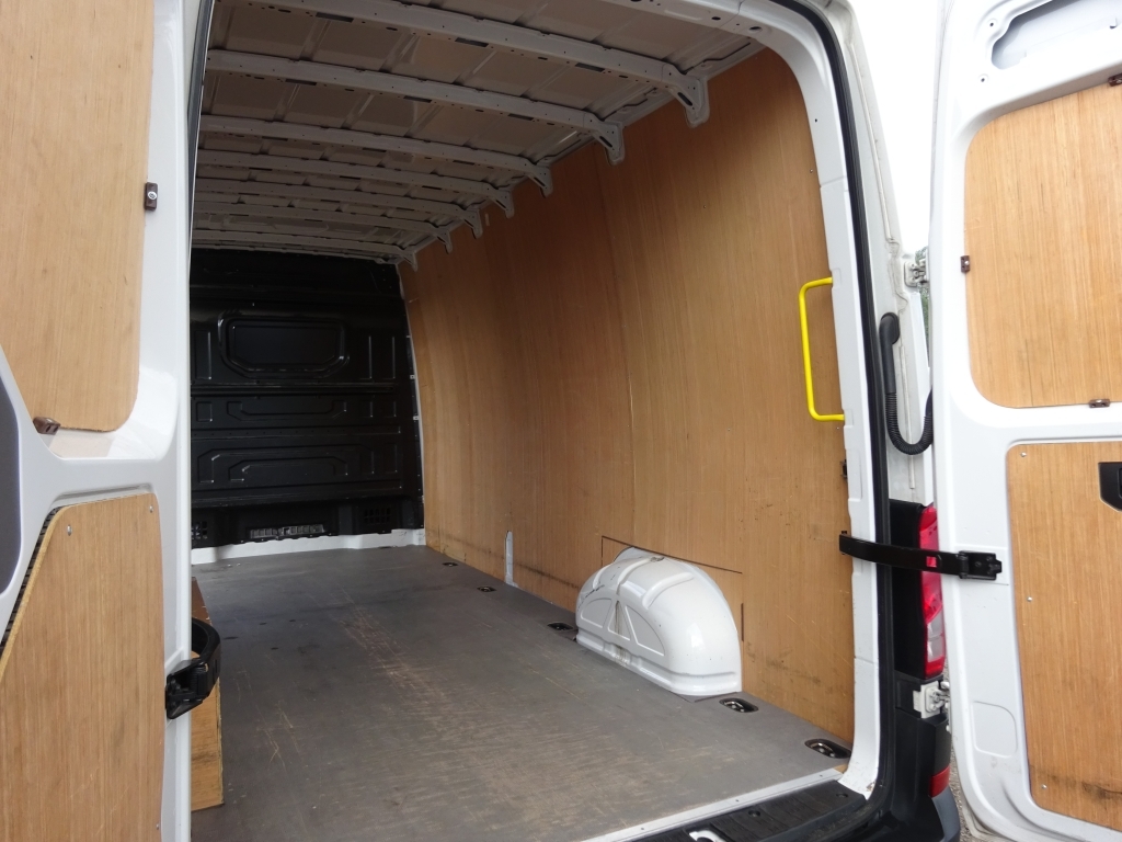 Volkswagen Crafter 2.0Tdi 140Pseu6dt-e Cr35 Mwb Trendline White #15