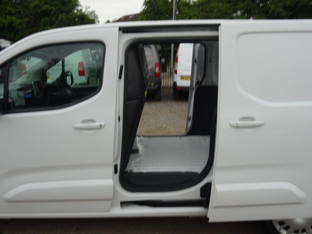 Vauxhall Combo 2300 Prime L1 H1 Swb 1.5 Turbo D 100Ps White #13