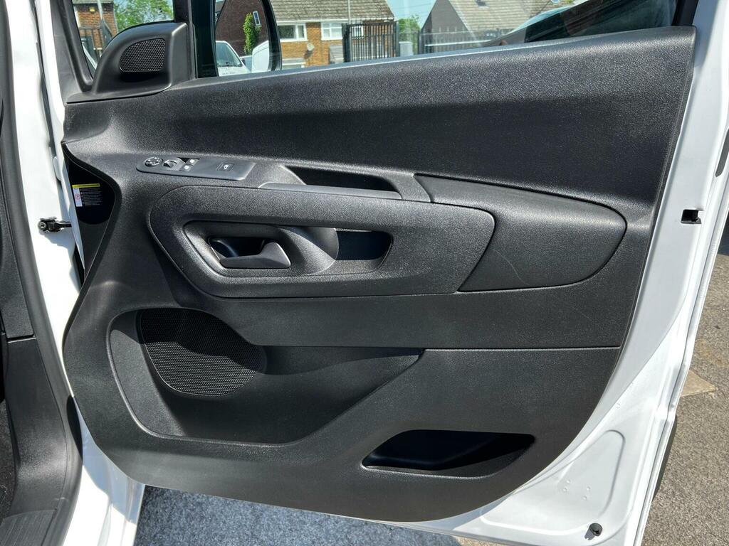 Vauxhall Combo-e Life Panel Van 52Kwh Pro XL Panel Van Lwb 6Dr 7.4 White #43