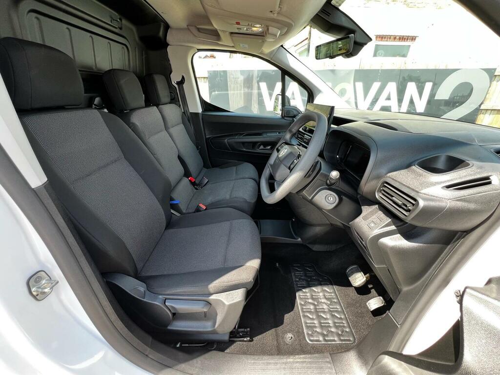 Vauxhall Combo-e Life Panel Van 52Kwh Pro XL Panel Van Lwb 6Dr 7.4 White #17