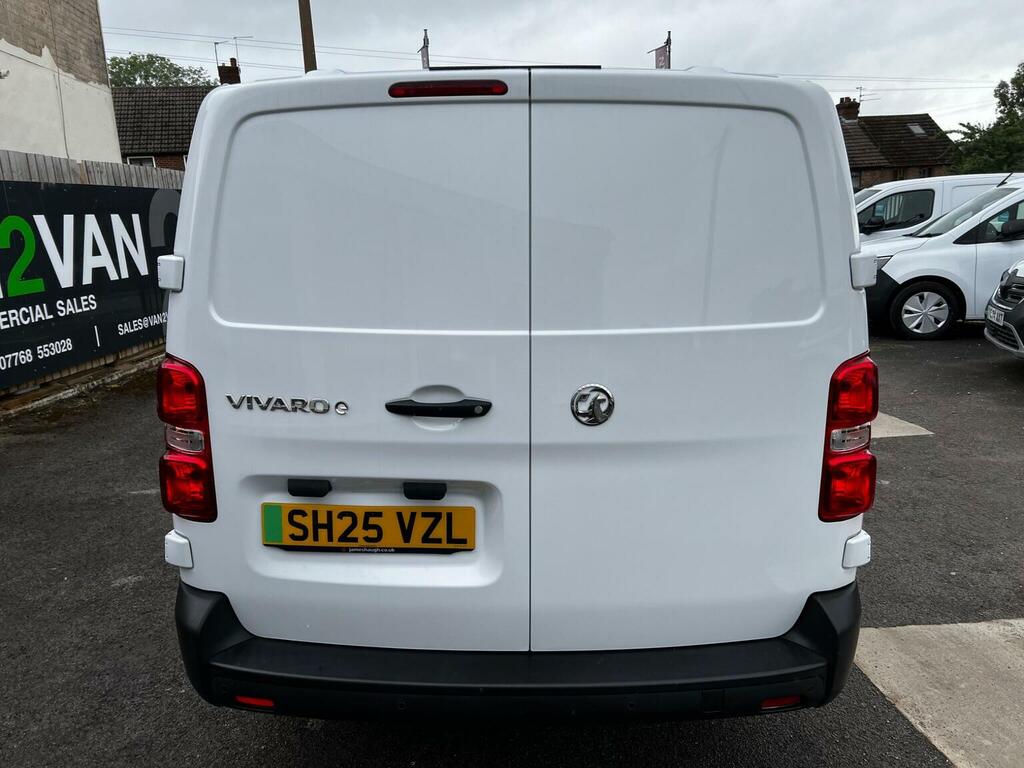 Vauxhall Vivaro Mpv White #7