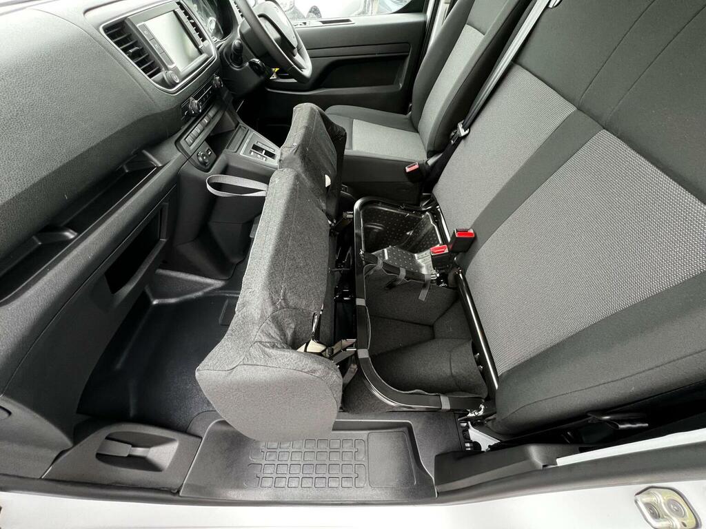 Vauxhall Vivaro Mpv White #22