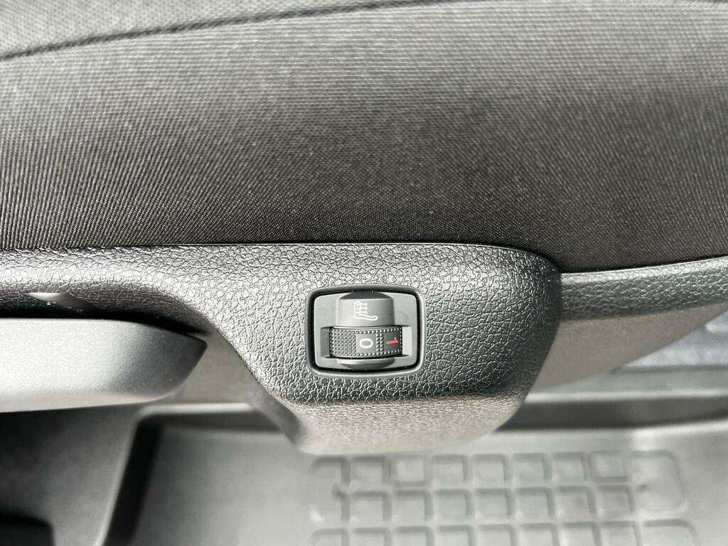 Vauxhall Vivaro Mpv White #19
