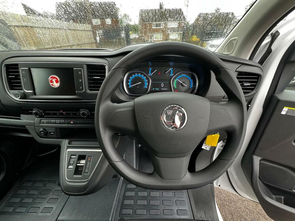 Vauxhall Vivaro Mpv White #67