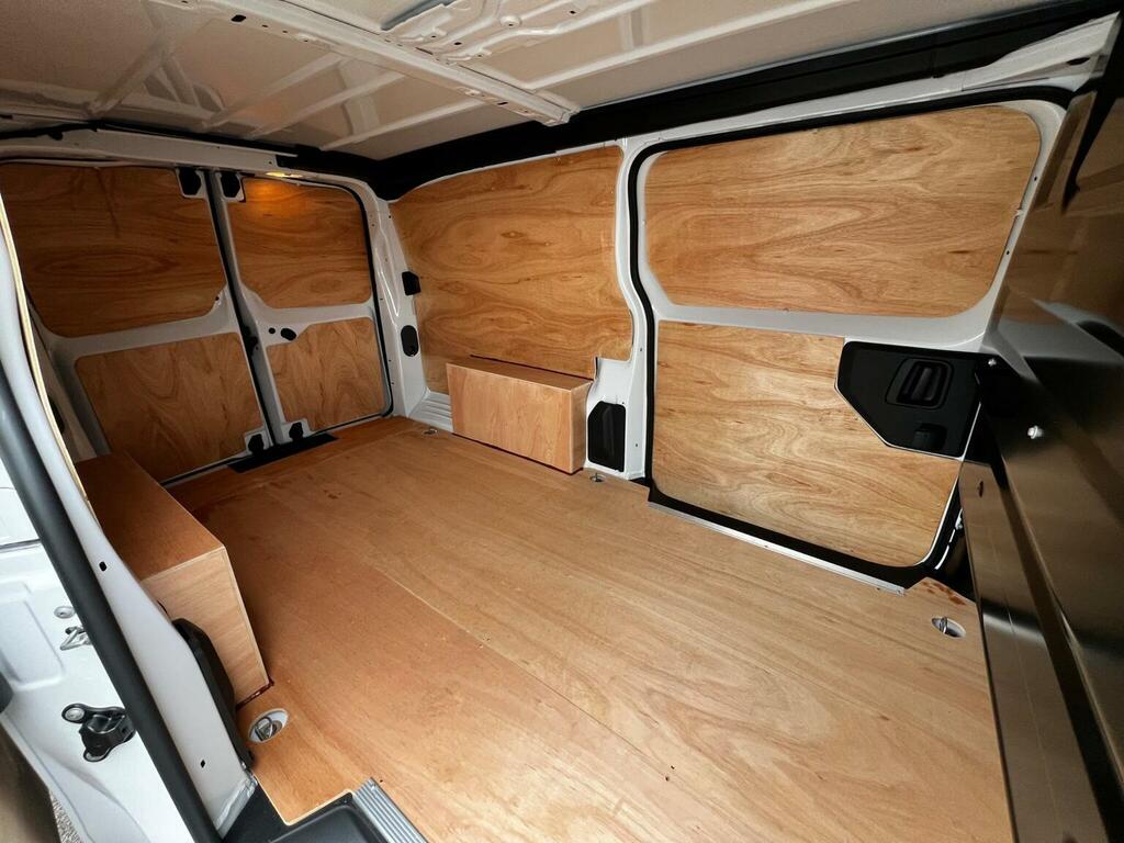 Vauxhall Vivaro Mpv White #13