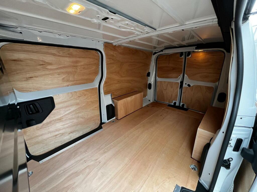Vauxhall Vivaro Mpv White #46
