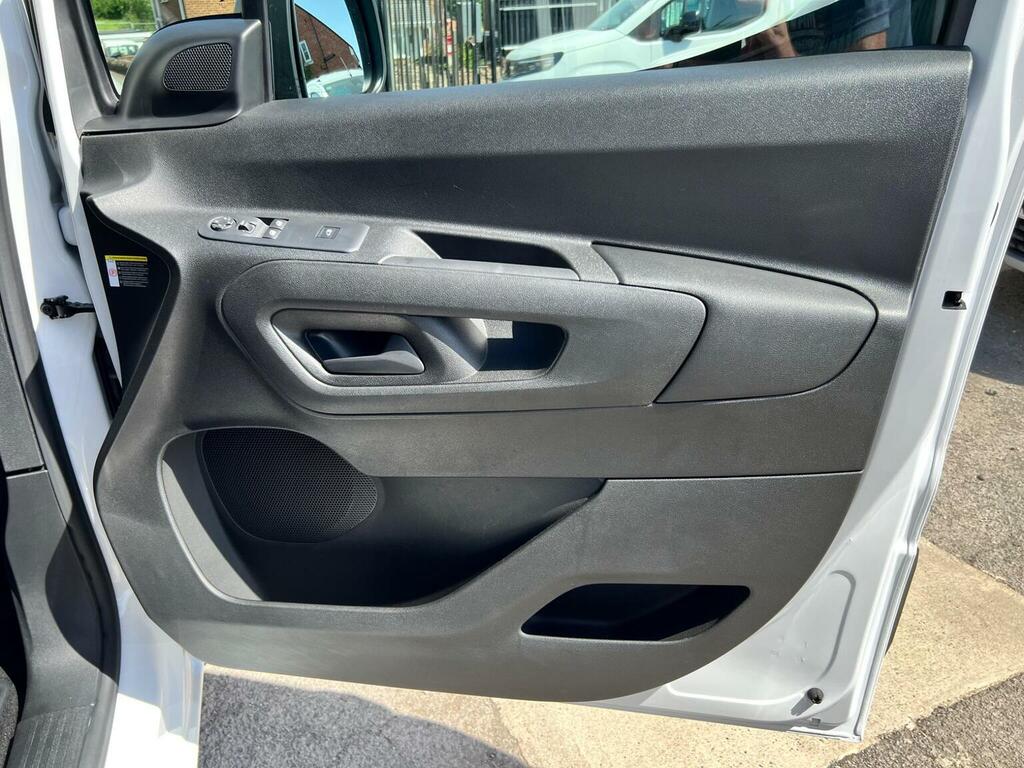 Citroen e-Berlingo 800 100Kw 50Kwh Driver Pro  #36