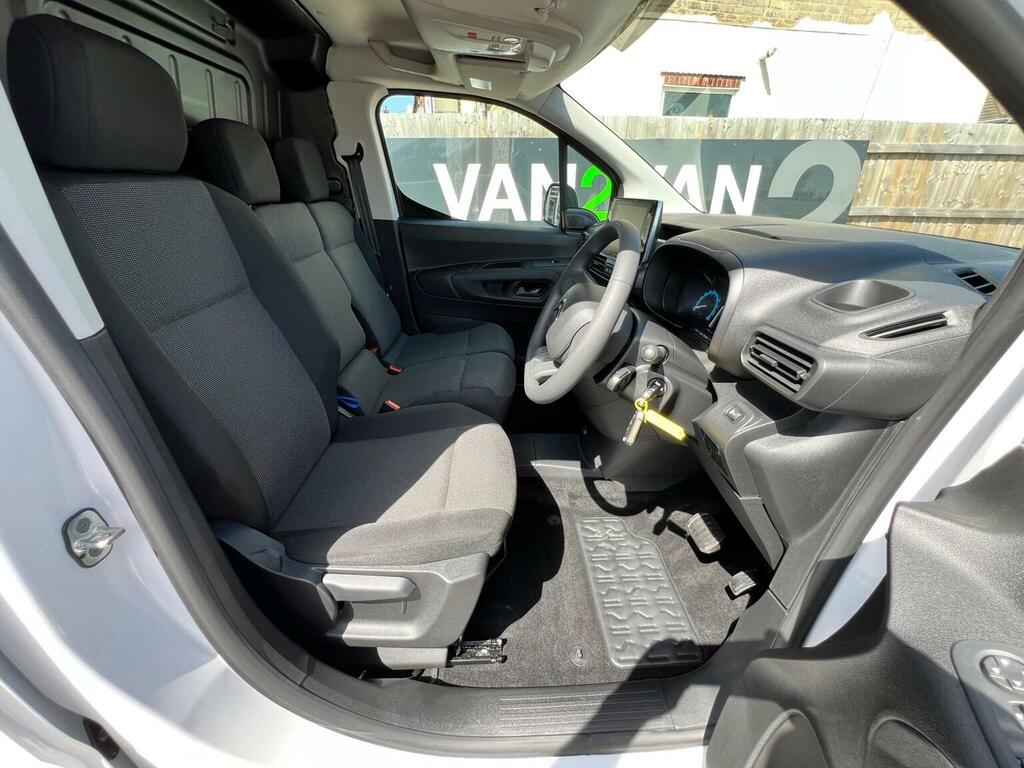 Citroen e-Berlingo 800 100Kw 50Kwh Driver Pro  #18