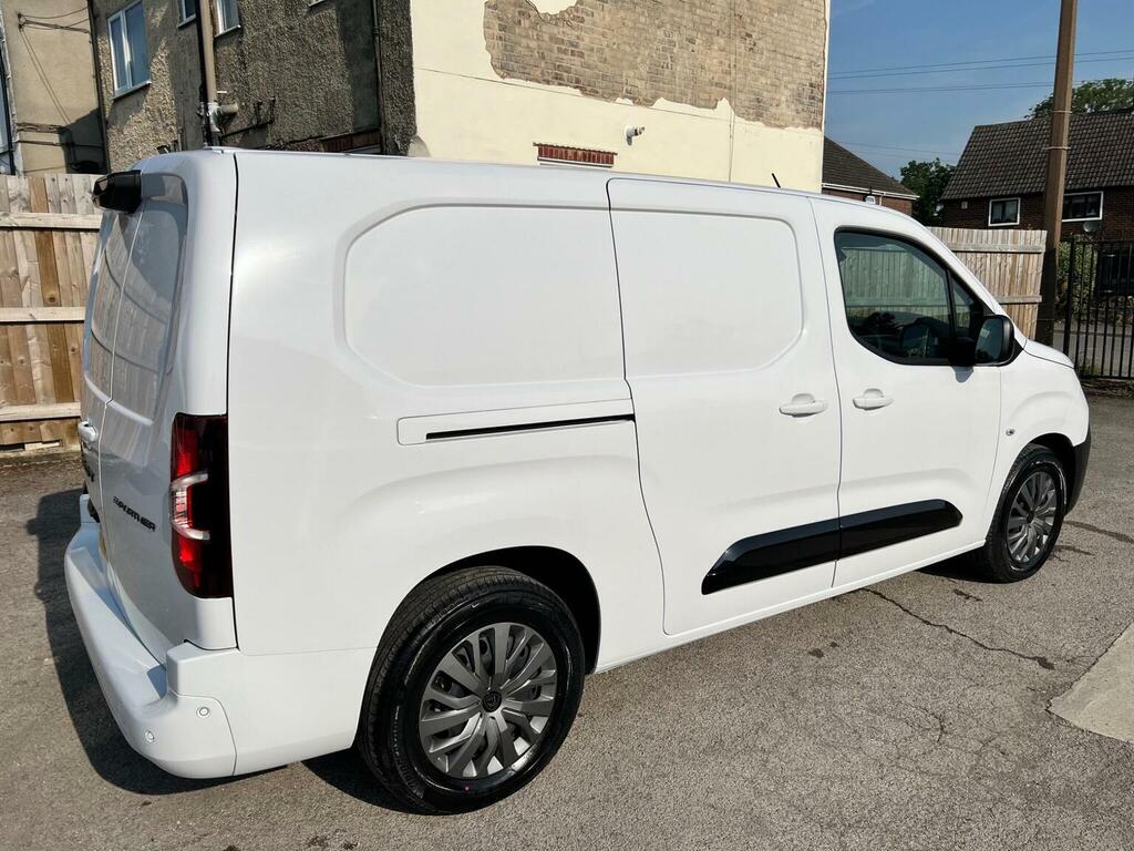 Peugeot E-Partner Panel Van 800 50Kwh Asphalt Premium Standard Panel Black #12