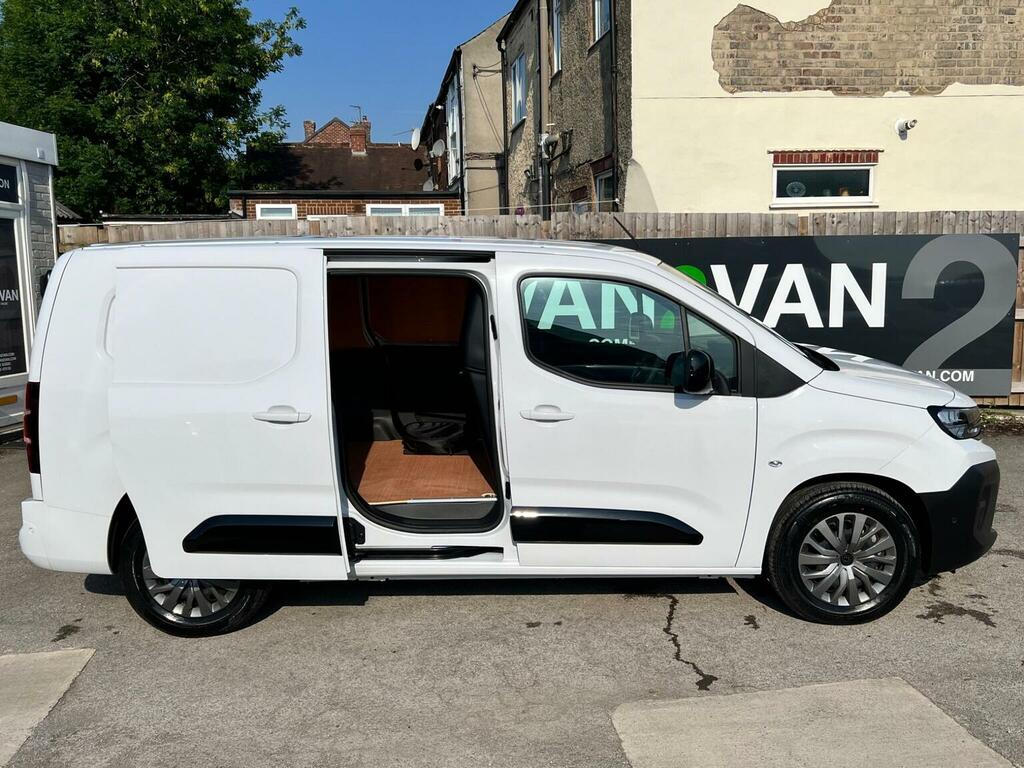 Peugeot E-Partner Panel Van 800 50Kwh Asphalt Premium Standard Panel Black #14
