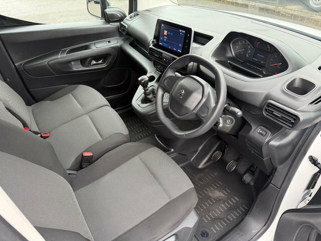 Peugeot Partner Bluehdi 1000 Professional Premium White #3
