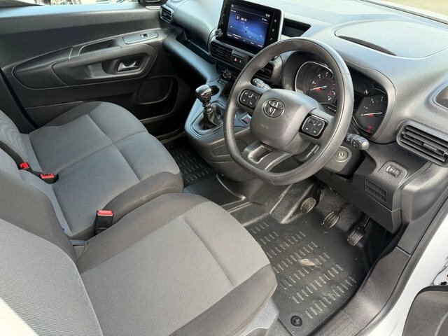 Toyota Proace City Bluehdi Icon Short Panel VE72AZG White #3