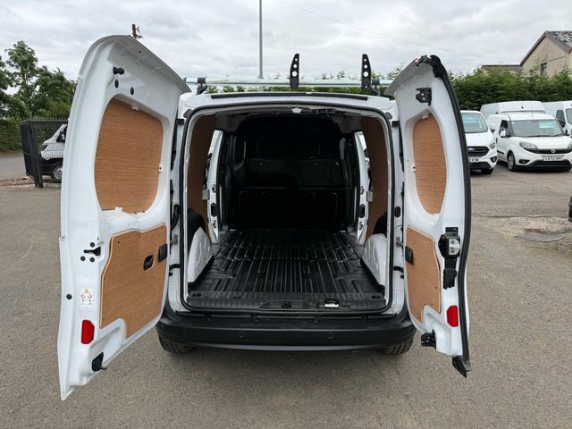Nissan NV250 Dci Acenta Panel Van White #4
