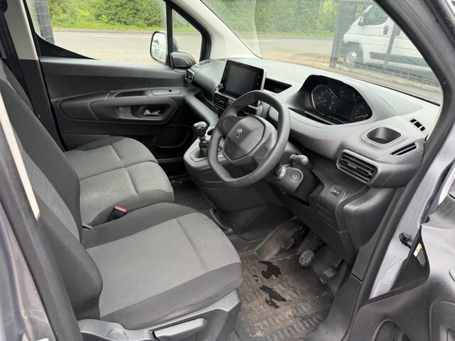 Peugeot Partner Bluehdi 1000 Professional Premium Grey #4
