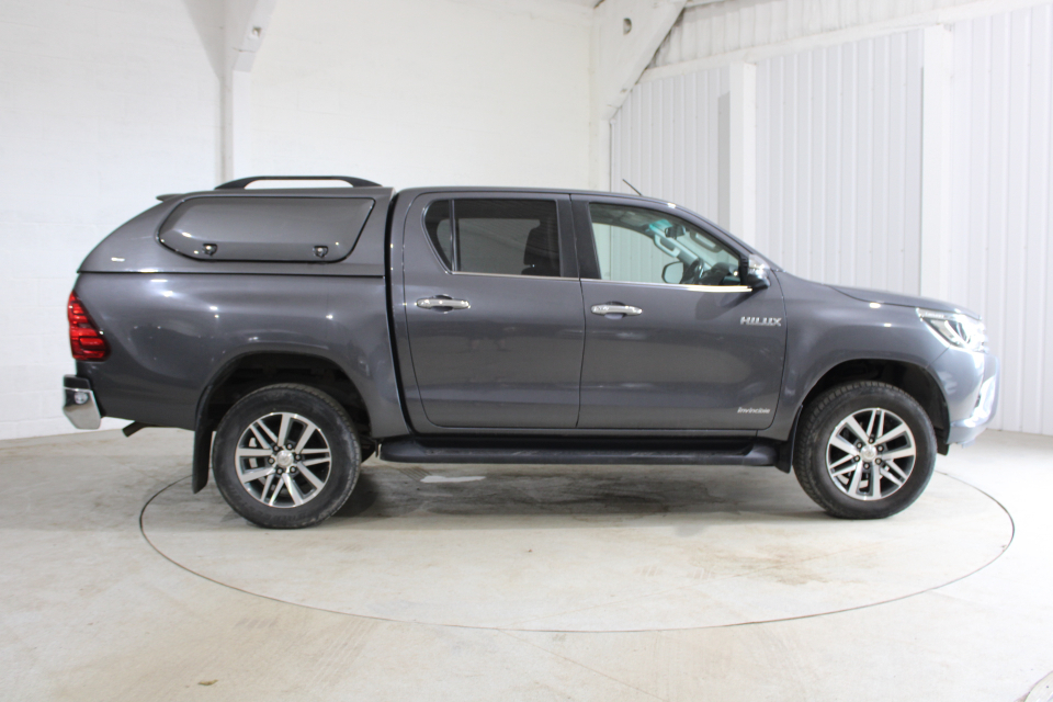 Toyota HILUX Hi-luxury Invincible D-4d 4Wd Double Cab MJ68CUG #2