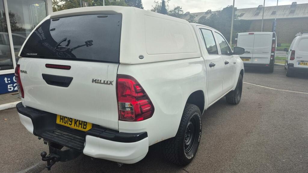 Toyota HILUX Active Dcab Pick Up 2.4 D-4d HG19KHB White #4
