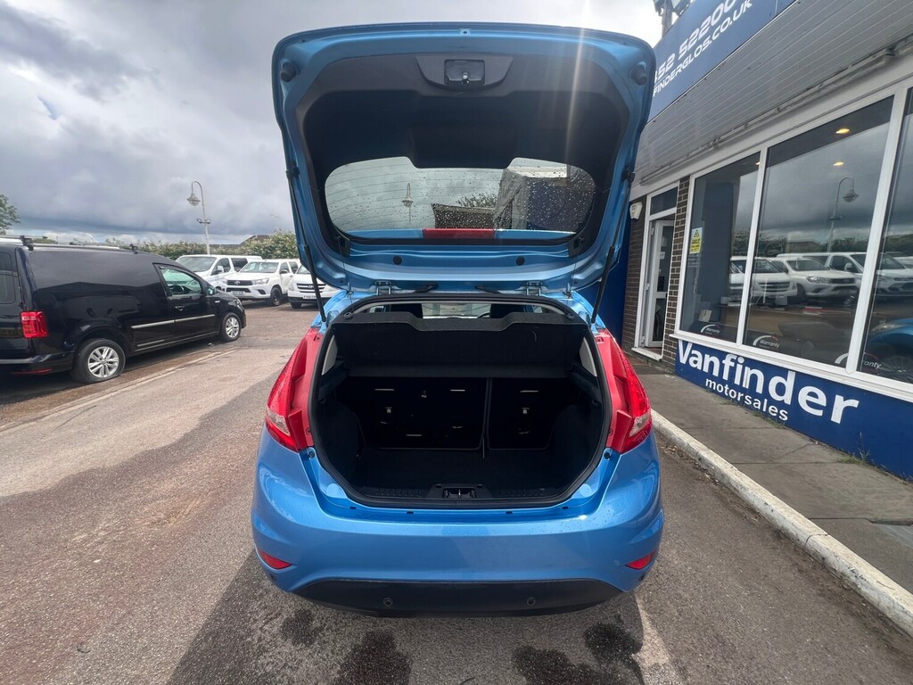 Ford Fiesta 1.2 Style Climate 16V Black #11