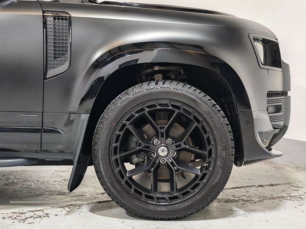 Land Rover Defender 90 X-dynamic S  #8