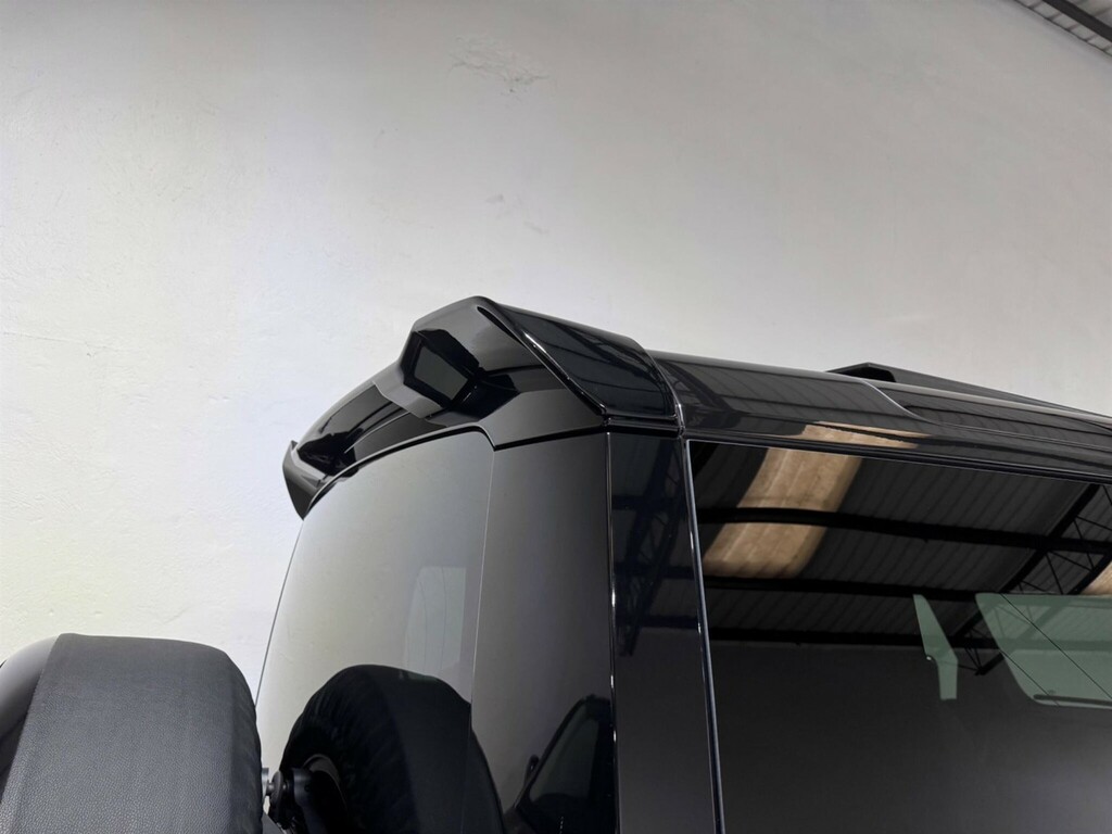 Land Rover Defender 90 X-dynamic S  #21