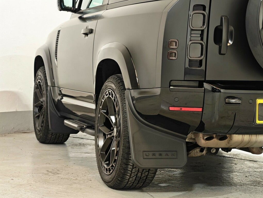 Land Rover Defender 90 X-dynamic S  #10