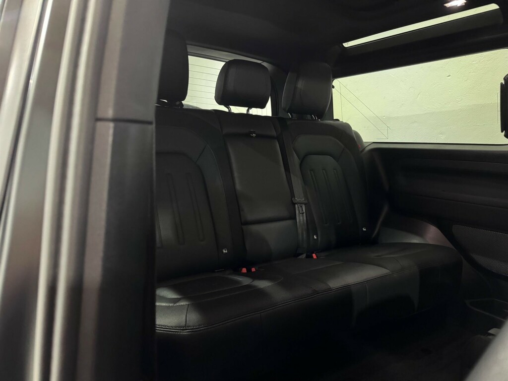 Land Rover Defender 90 X-dynamic S  #31