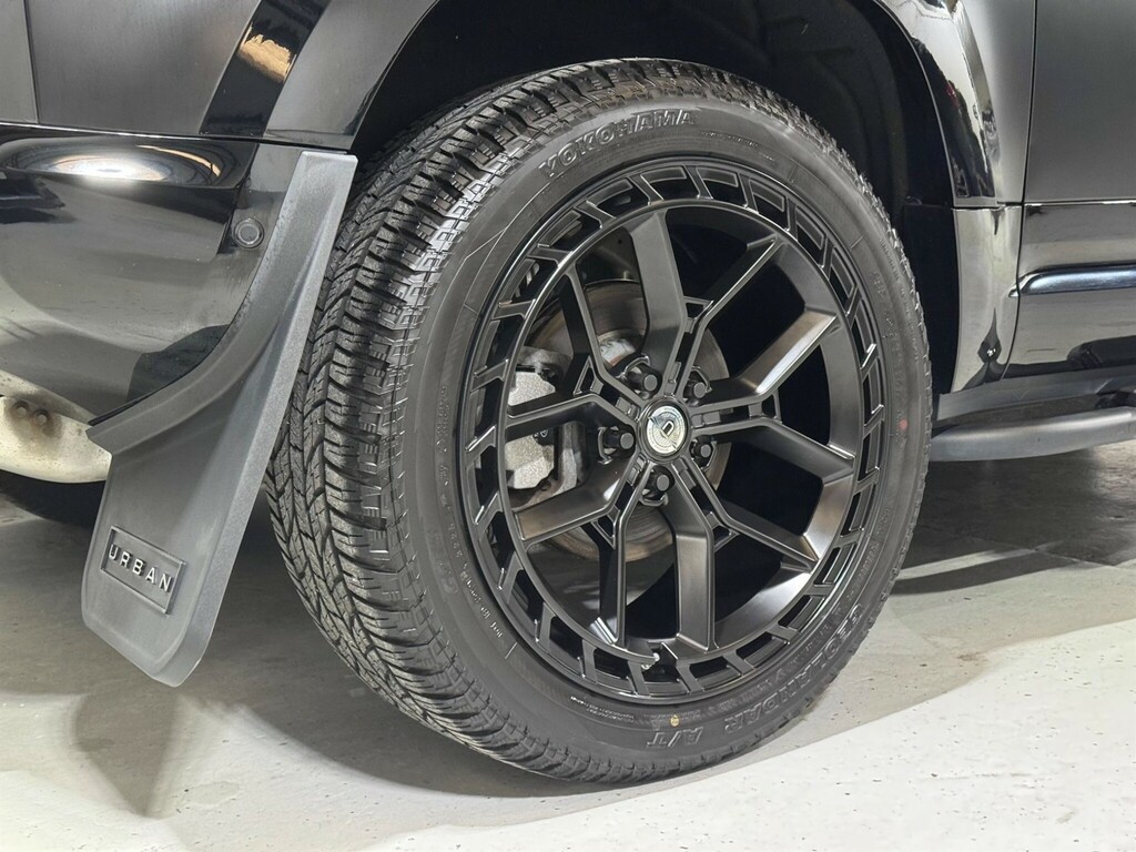 Land Rover Defender 90 X-dynamic S  #15