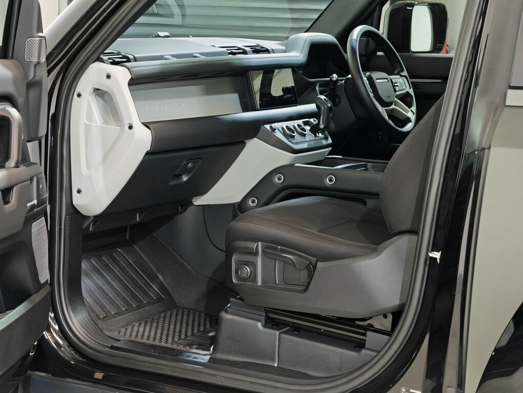 Land Rover Defender 90 X-dynamic Se Black #14