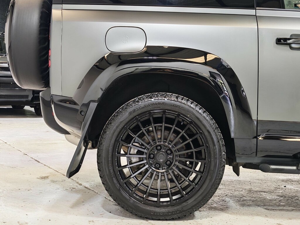 Land Rover Defender 90 X-dynamic Se Black #9