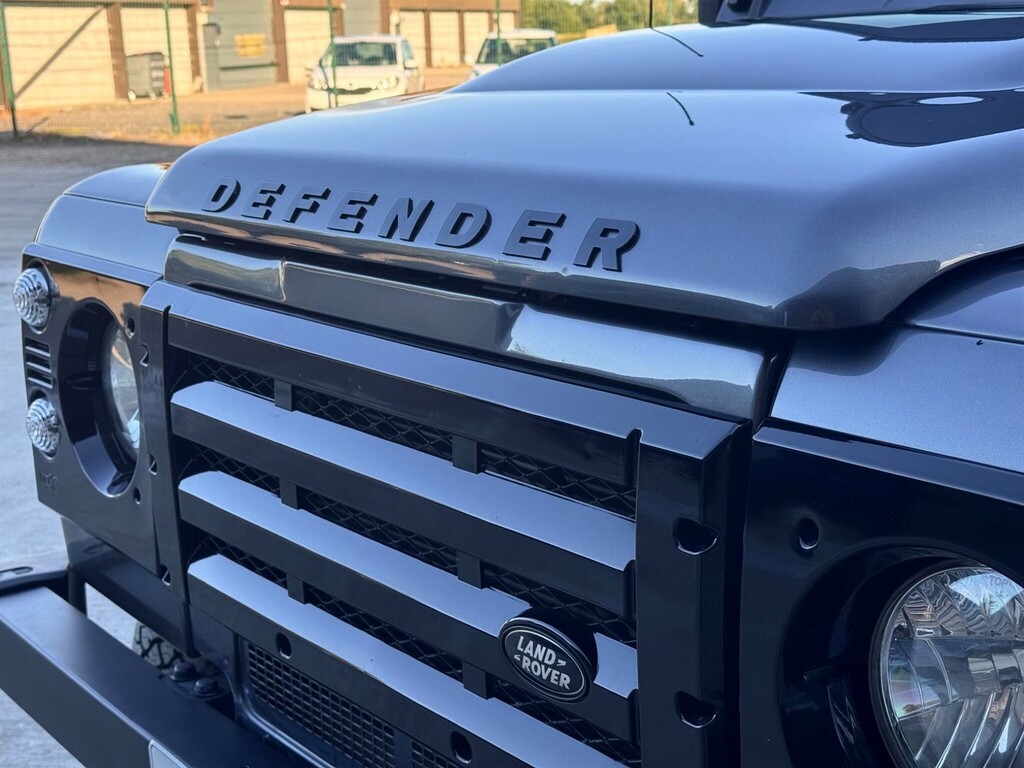 Land Rover Defender 90 2.2L County Green #16