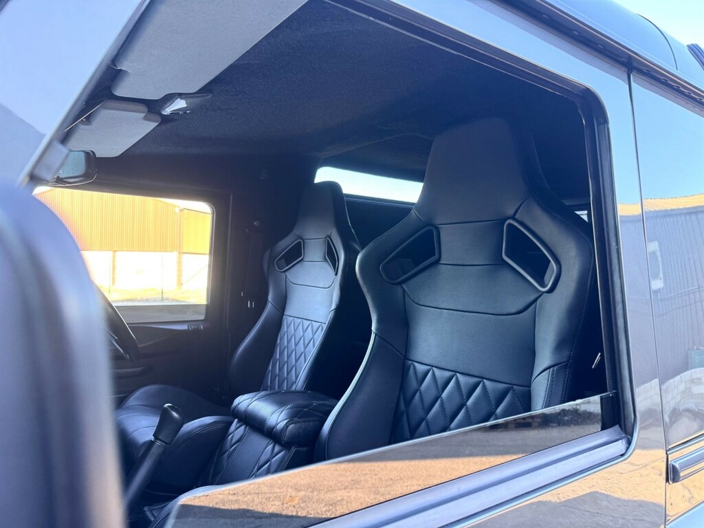Land Rover Defender 90 2.2L County Green #24