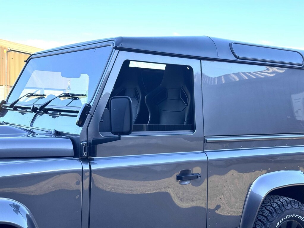 Land Rover Defender 90 2.2L County Green #18