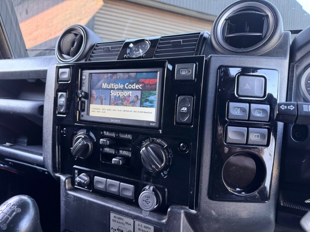Land Rover Defender 90 2.2L County Green #28