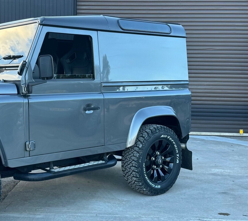 Land Rover Defender 90 2.2L County Green #8