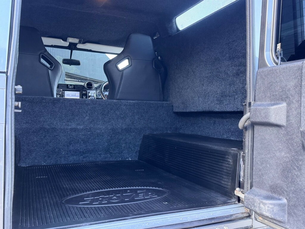 Land Rover Defender 90 2.2L County Green #26