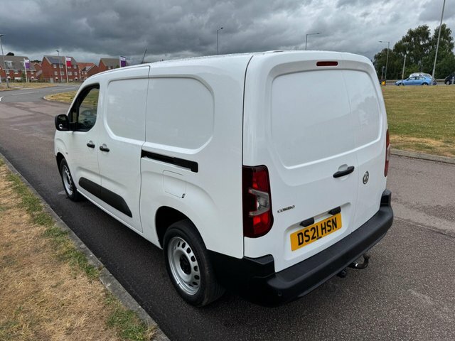 Vauxhall Combo 1.5 Turbo D 2300 Dynamic L2 H1 Euro 6 White #5
