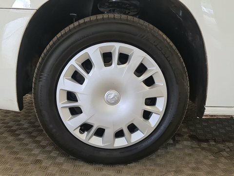 Vauxhall Combo 1.5 Turbo D DS21UCD #5