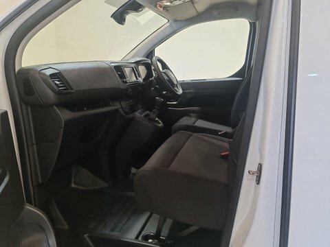Vauxhall Vivaro 1.5 Turbo D DP23WTF  #6